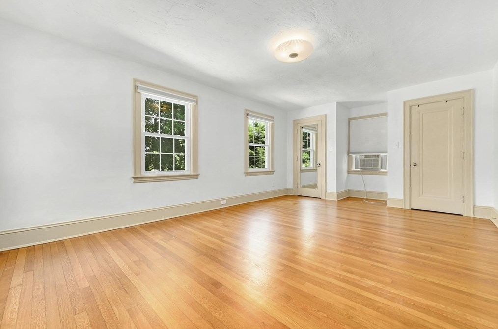 41 Flagg St, Worcester MA  01602-1448 exterior