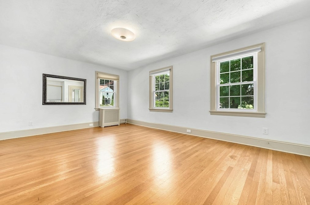 41 Flagg St, Worcester MA  01602-1448 exterior