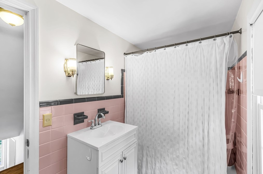 498 Converse St, Springfield MA  01106-1713 exterior