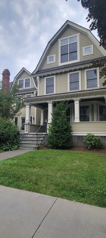 62 Centre #62, Brookline, MA 02446