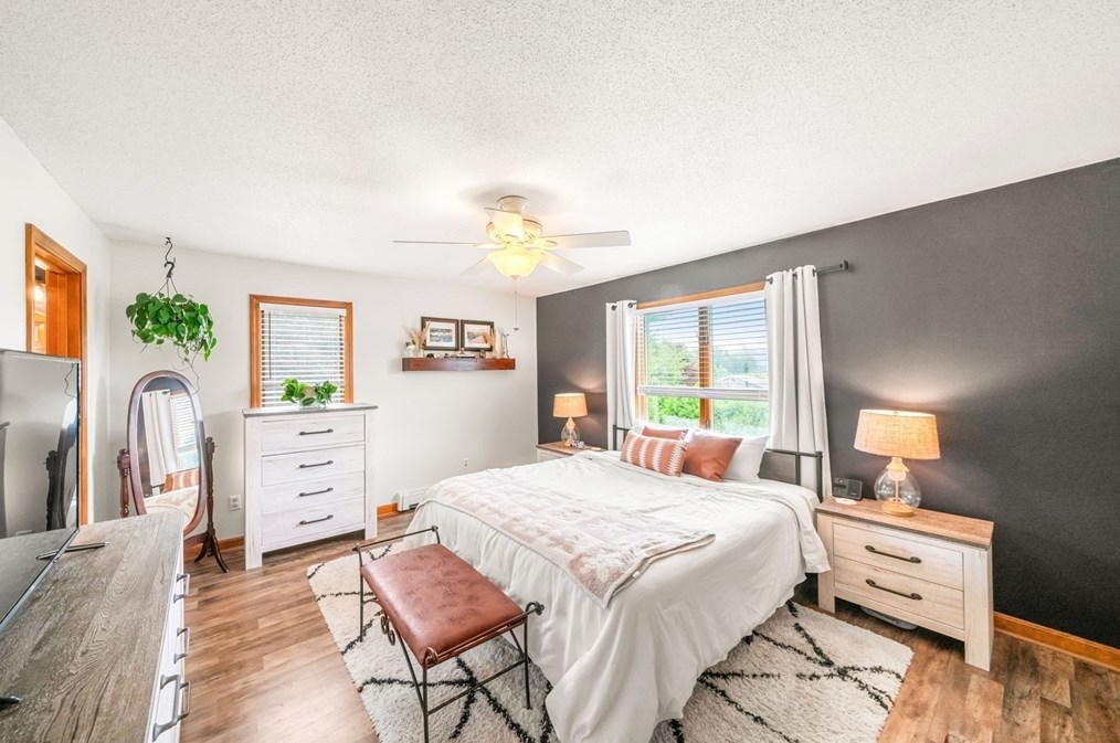 189 Rogers St, Dartmouth MA  02748-1829 exterior