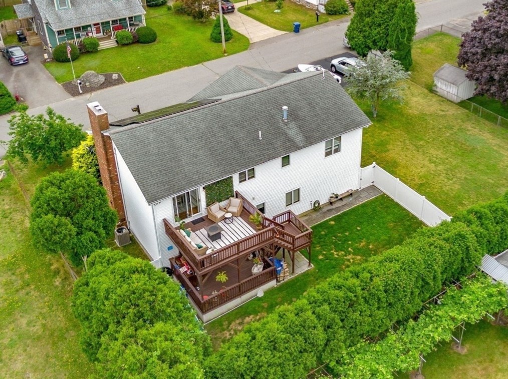 189 Rogers St, Dartmouth MA  02748-1829 exterior