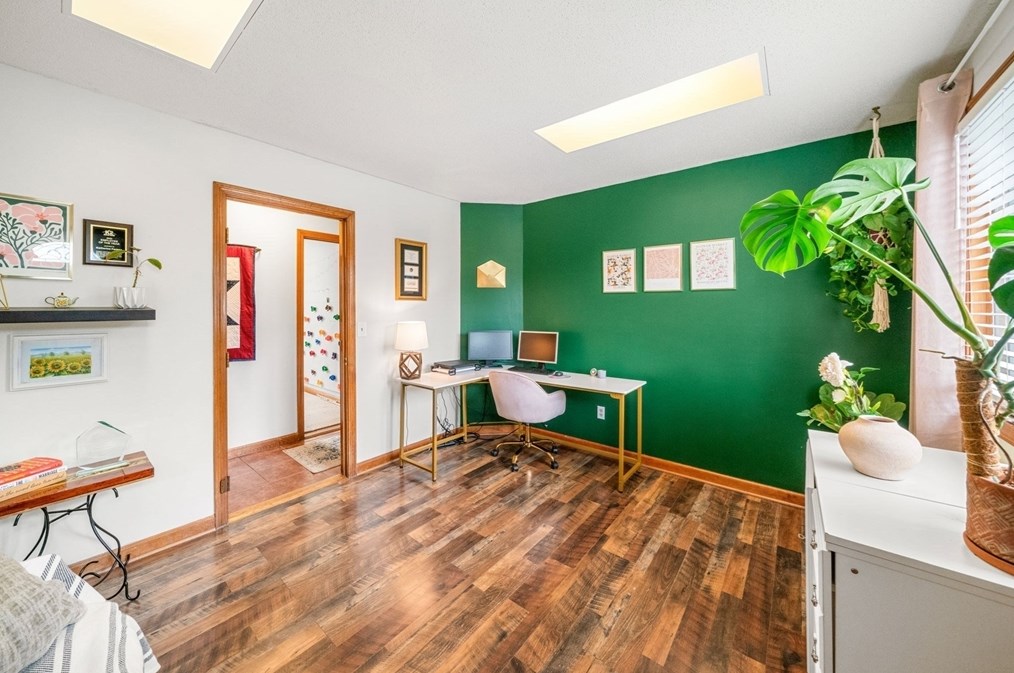 189 Rogers St, Dartmouth MA  02748-1829 exterior