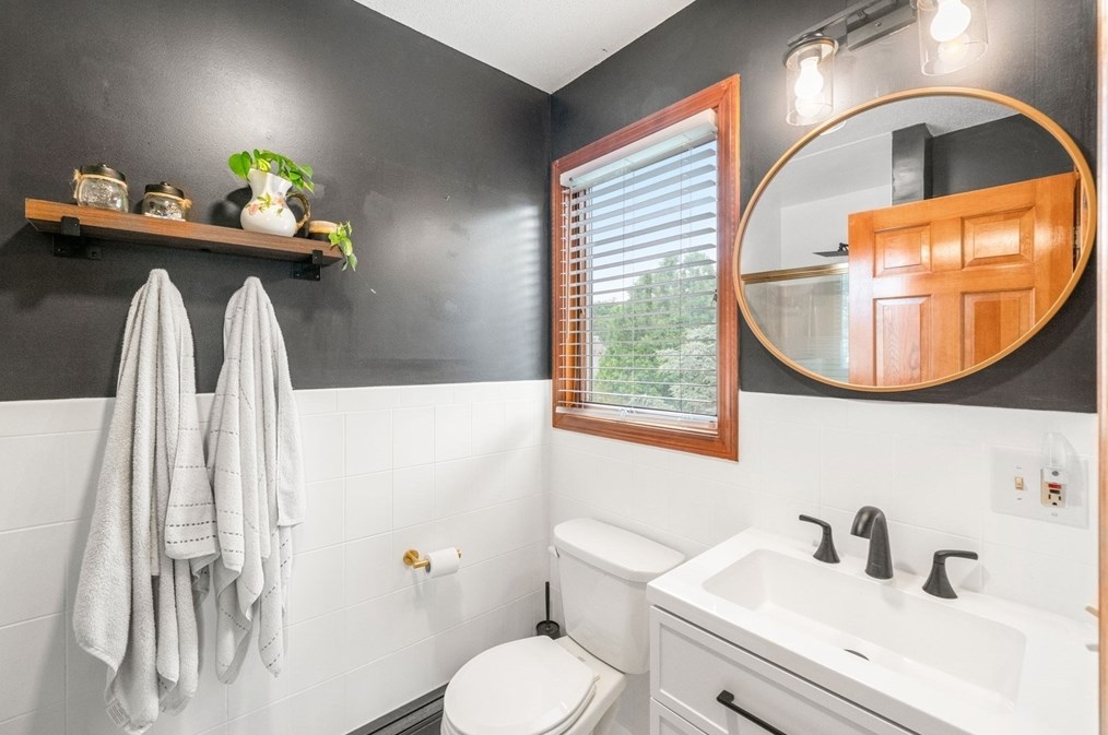 189 Rogers St, Dartmouth MA  02748-1829 exterior