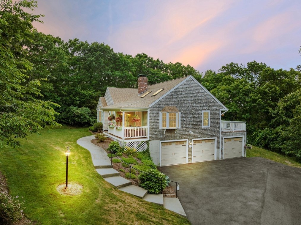 15 Buckskin Path, Plymouth, MA 02360