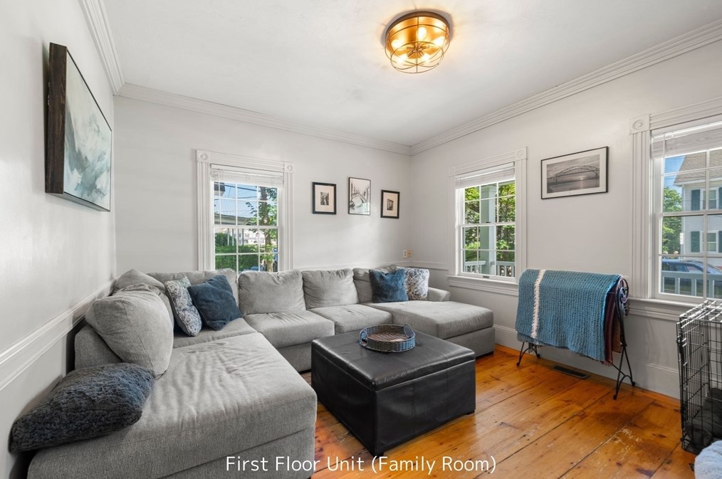 103 Sandwich St, Plymouth MA  02360-3357 exterior