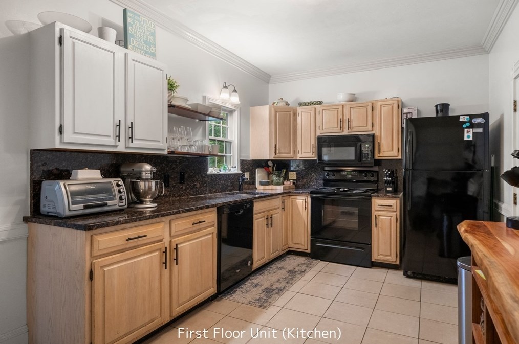 103 Sandwich St, Plymouth MA  02360-3357 exterior