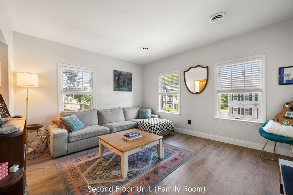 103 Sandwich St, Plymouth MA  02360-3357 exterior