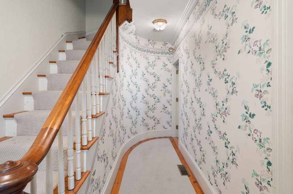 103 Sandwich St, Plymouth MA  02360-3357 exterior