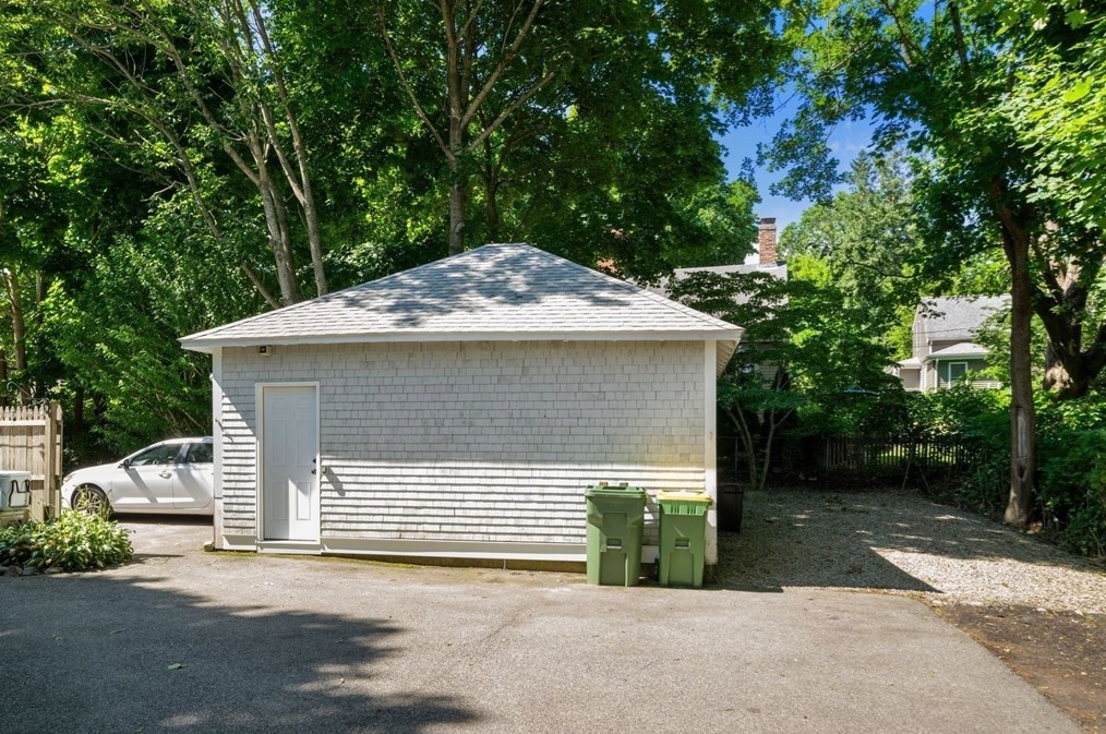 103 Sandwich St, Plymouth MA  02360-3357 exterior