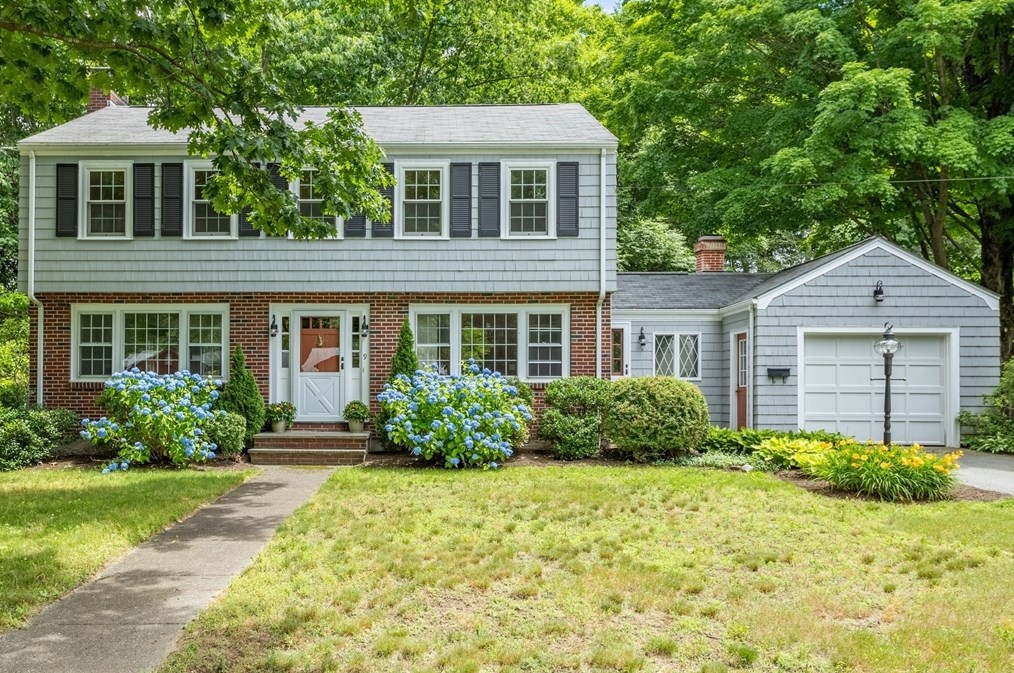 9 Louise St, Maynard, MA 01754
