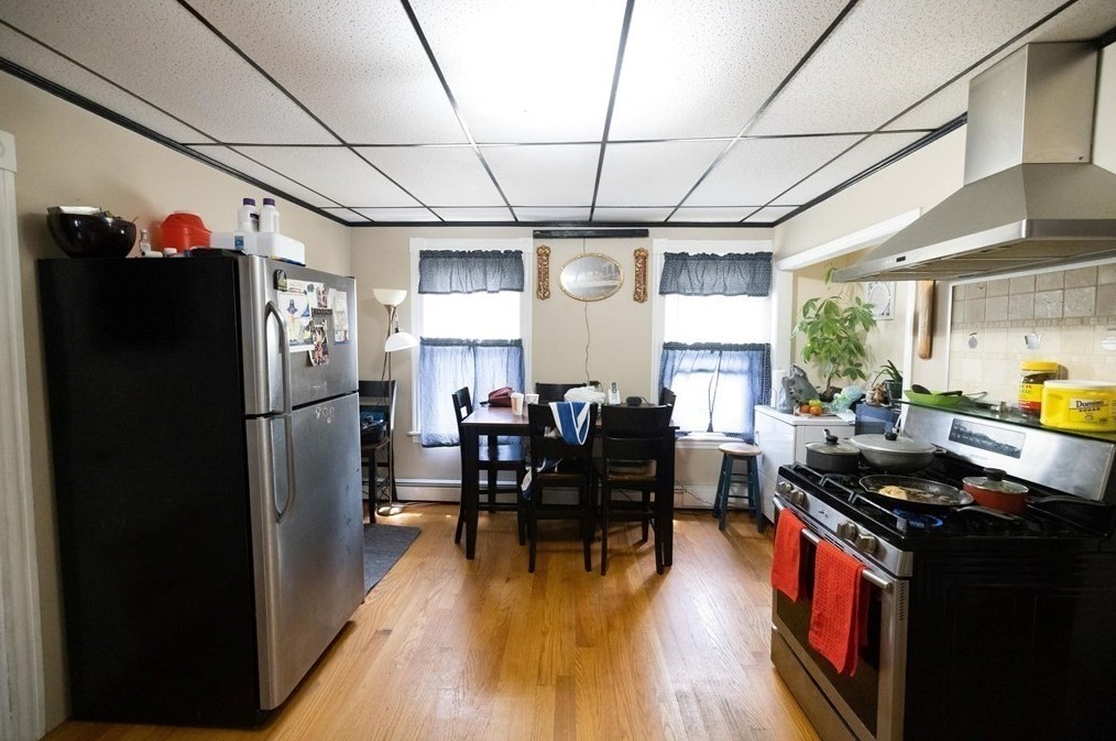 1 Woodward St, Worcester, MA 01610