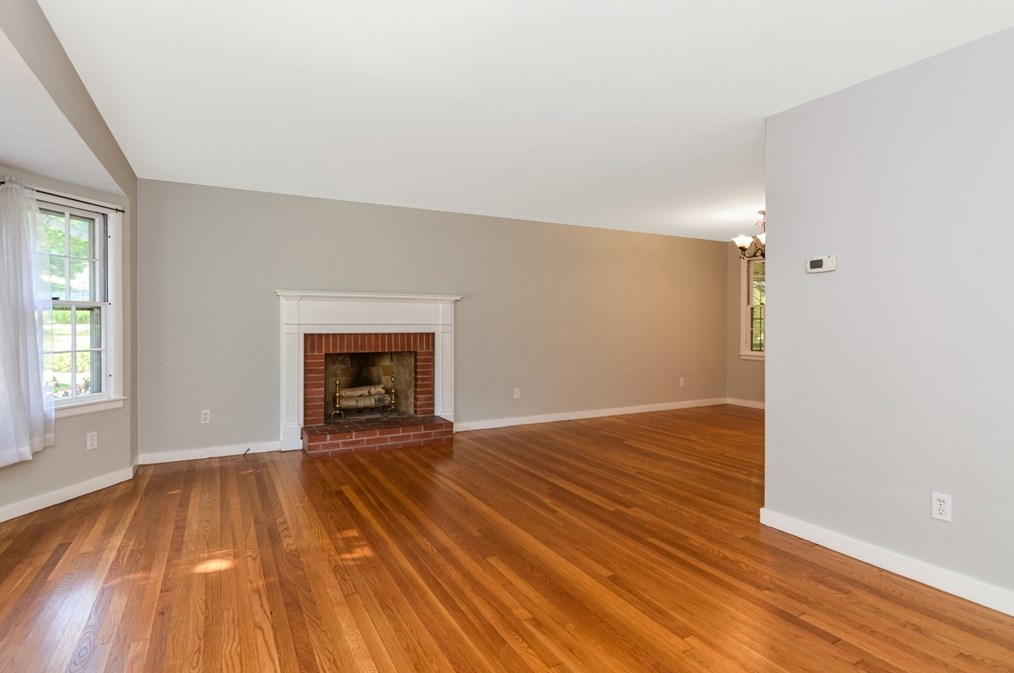 39 Beechmont St, Worcester, MA 01609