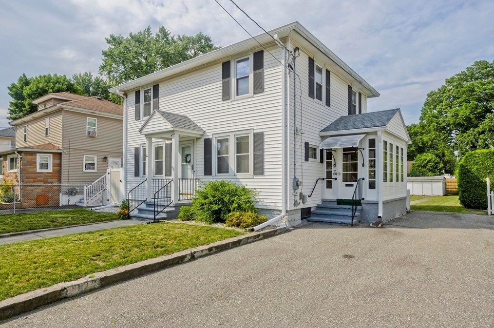 48 Charpentier Blvd, Chicopee, MA 01013