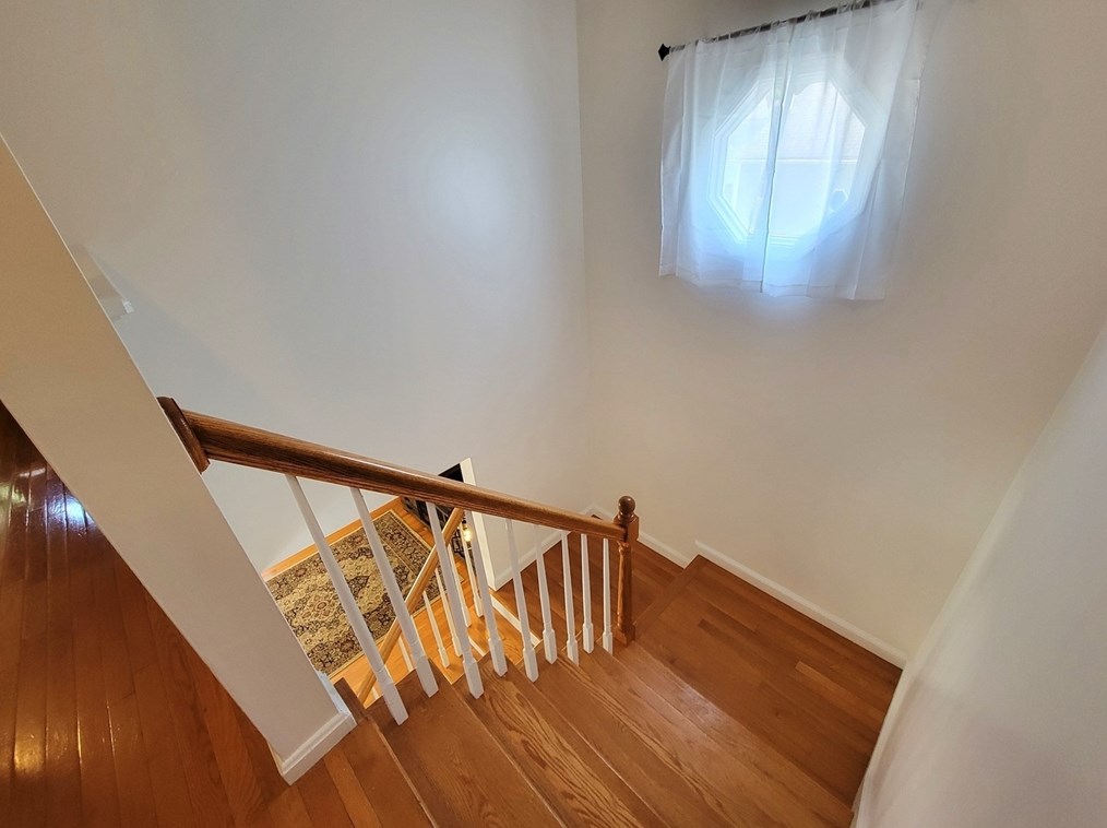 744 Hypine Rd, Dracut MA 01826-3366 exterior