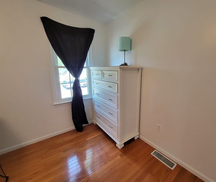 744 Hypine Rd, Dracut MA 01826-3366 exterior