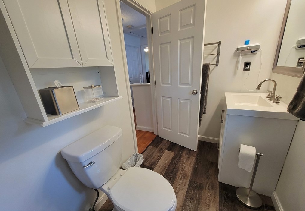 744 Hypine Rd, Dracut MA 01826-3366 exterior