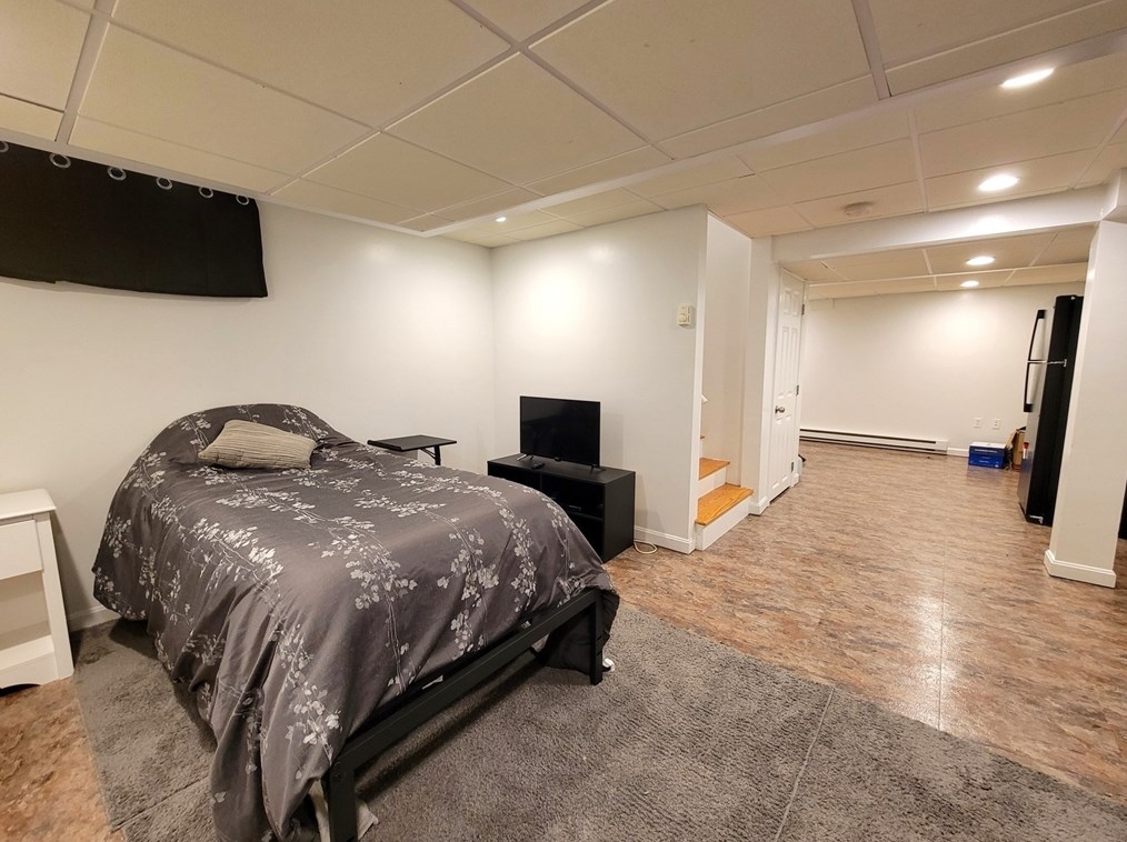 744 Hypine Rd, Dracut MA 01826-3366 exterior