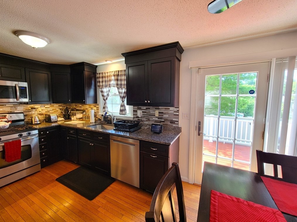 744 Hypine Rd, Dracut, MA 01826-3366