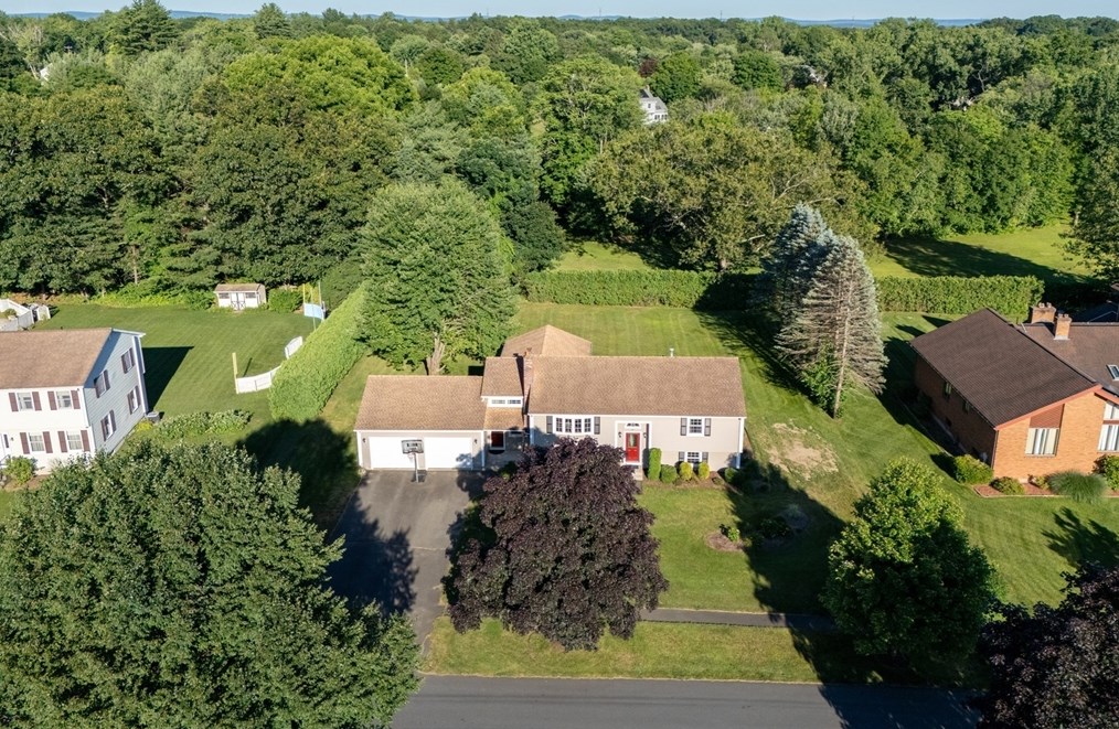 47 Deer Run Rd, West Springfield, MA 01089