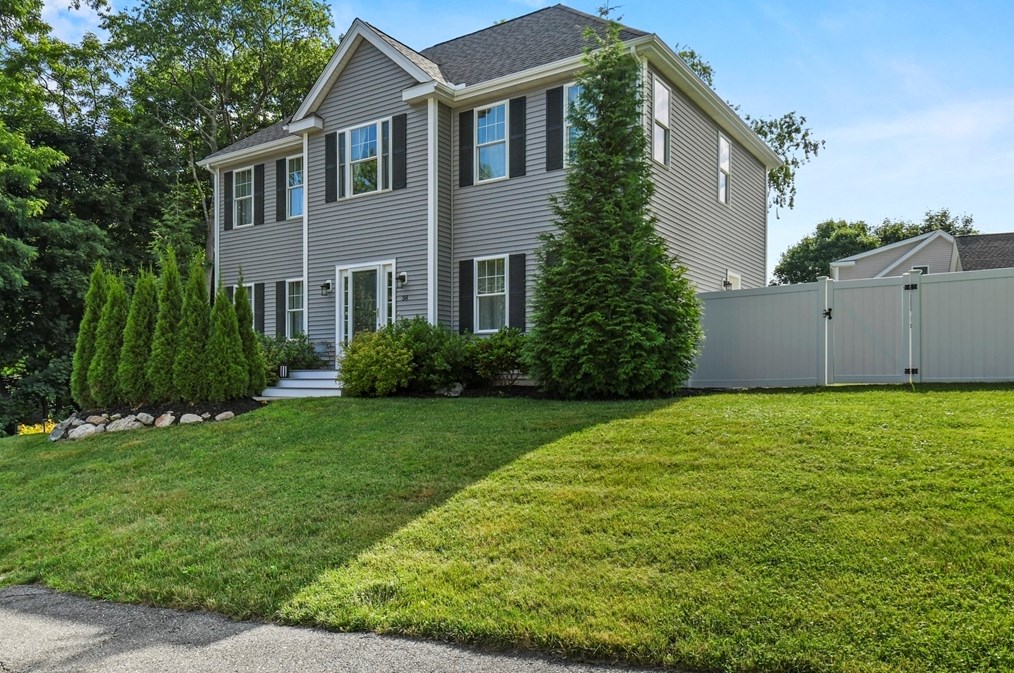 38 Patricia Rd, Peabody, MA 01960-2228