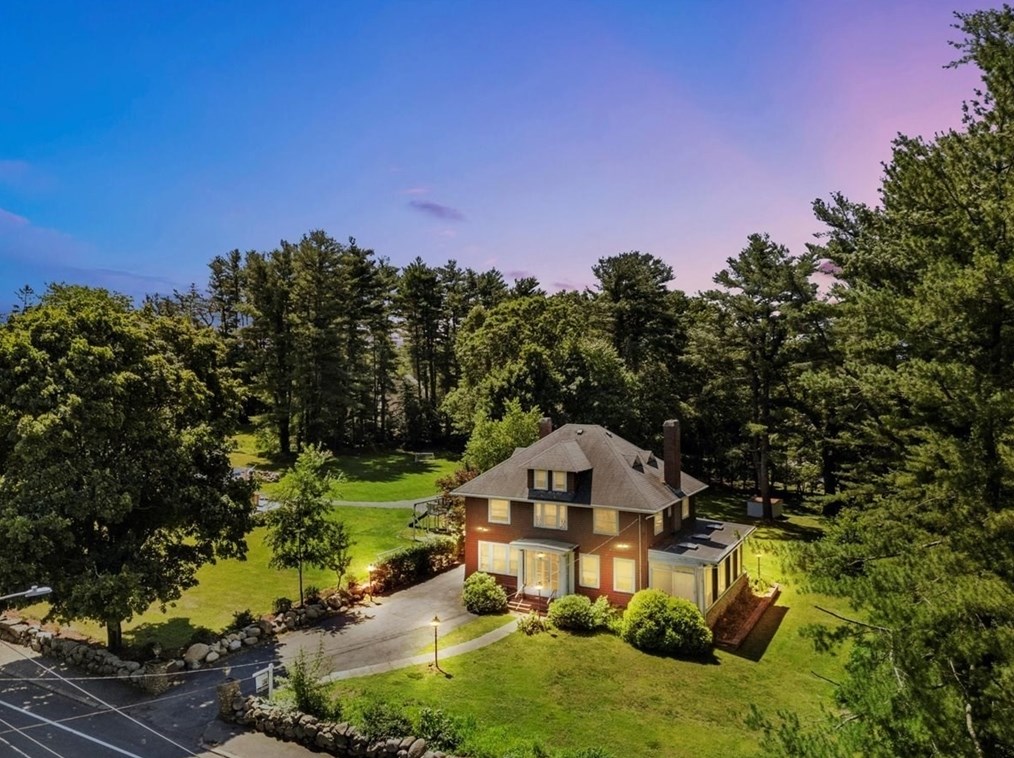 208 Columbian St, Weymouth, MA 02190