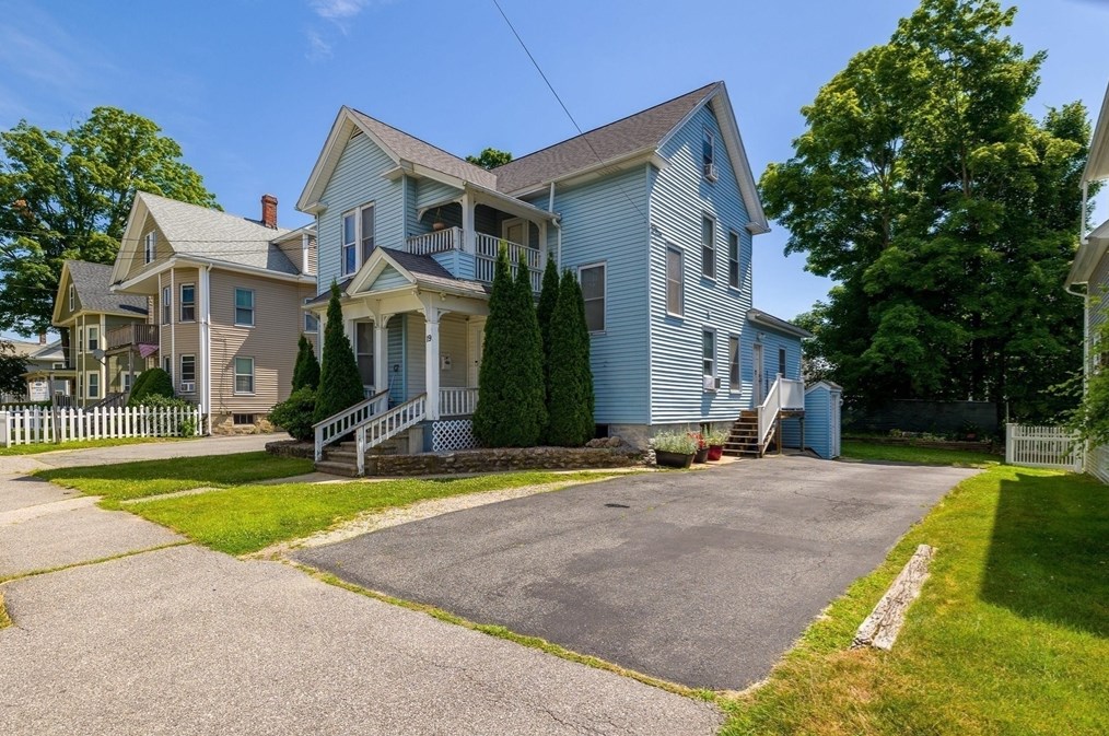 19 Schofield Ave, Dudley, MA 01571