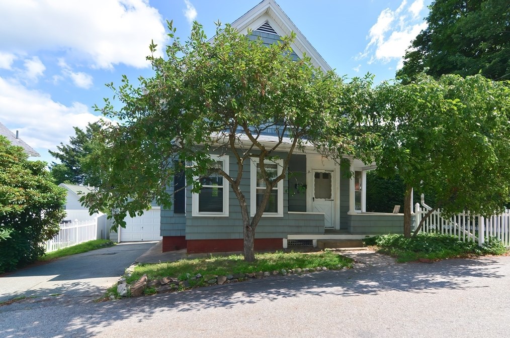 7 East St, Maynard, MA 01754