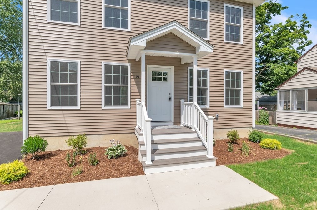 94 Ellsworth Ave, Springfield, MA 01118