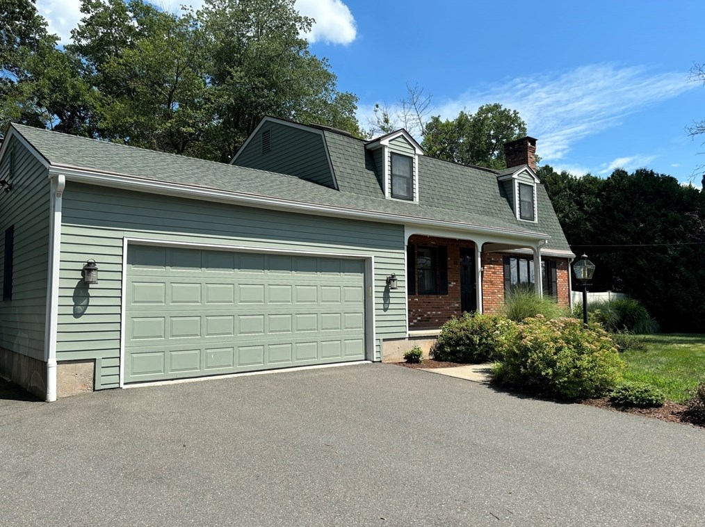 86 Alvord St, South Hadley, MA 01075