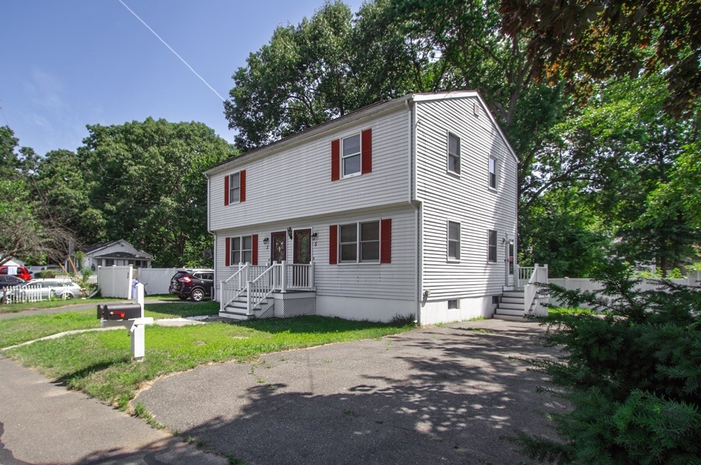 35 Angelo St, Springfield, MA 01119