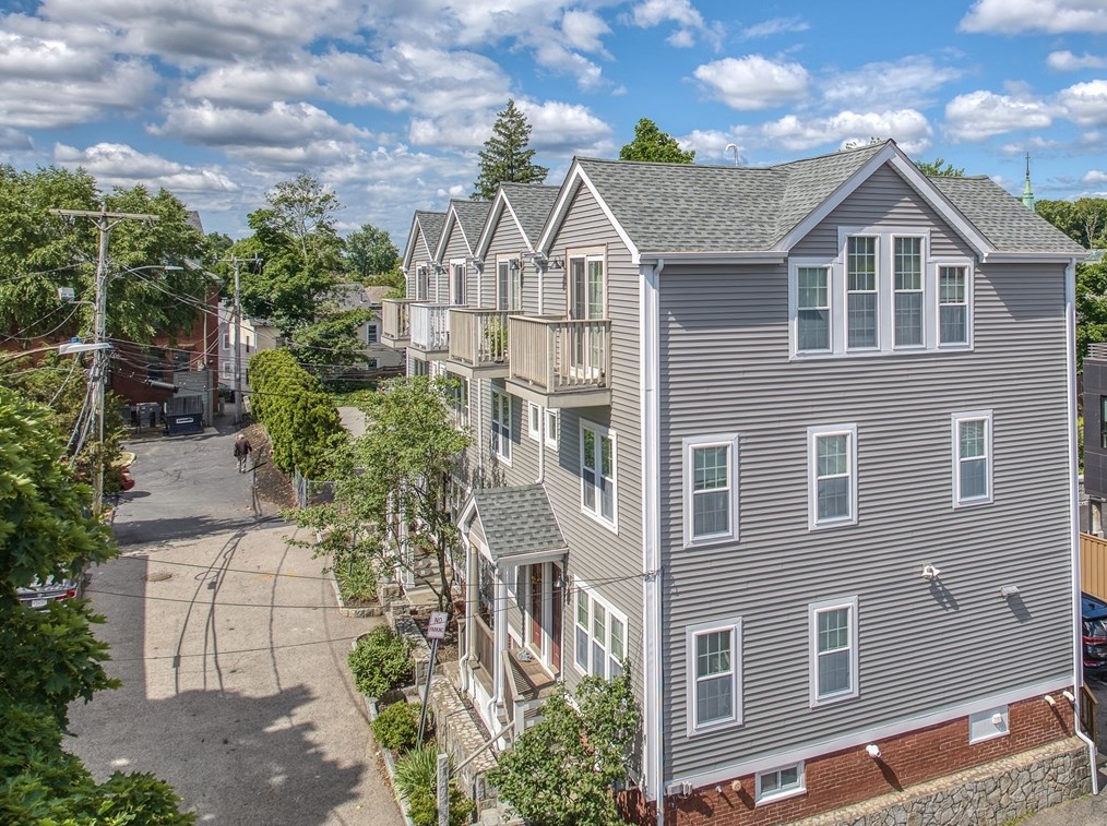 11 Church Hill St #11, Watertown, MA 02472