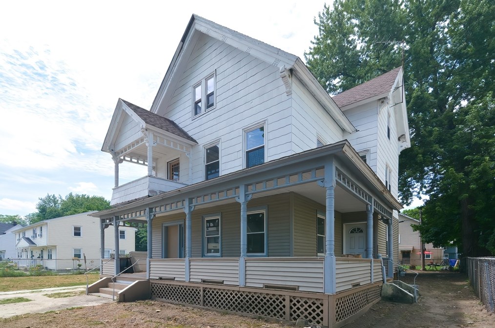 54 Hebron St, Springfield, MA 01107