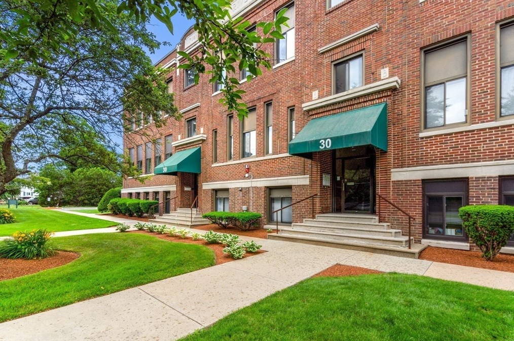 30 Conant St #2d, Beverly, MA 01915