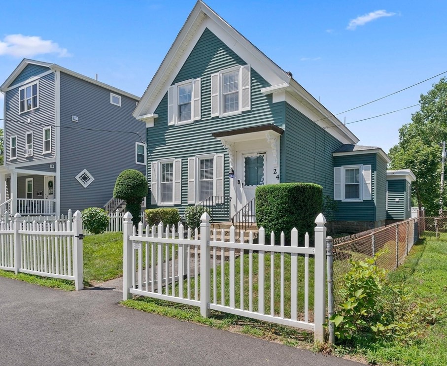 24 Broad St, Weymouth MA  02188-1706 exterior