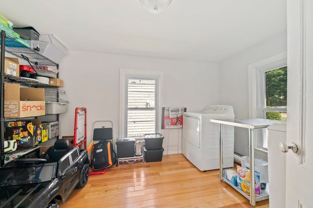 24 Broad St, Weymouth MA  02188-1706 exterior