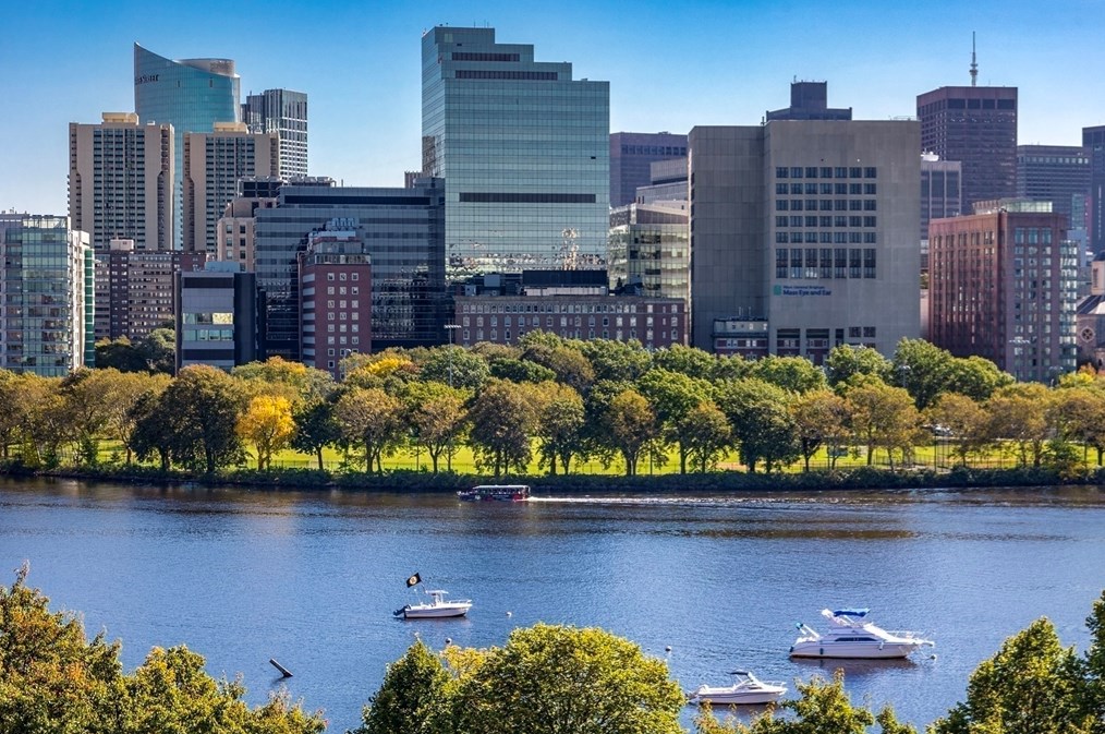 10 Rogers St, Cambridge MA  02142-1246 exterior