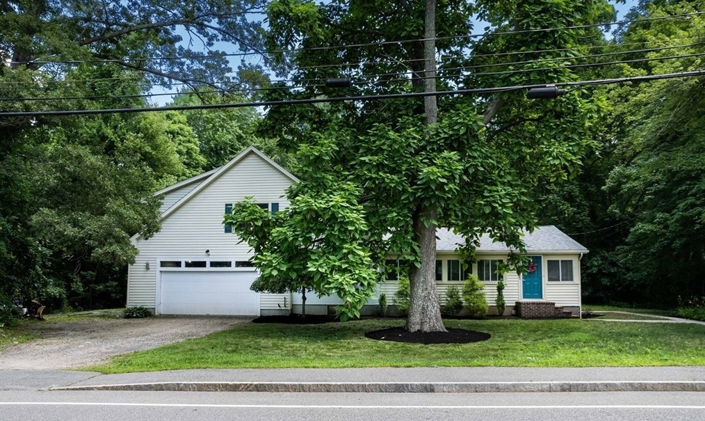 62 Summer St, Medway, MA 02053 exterior