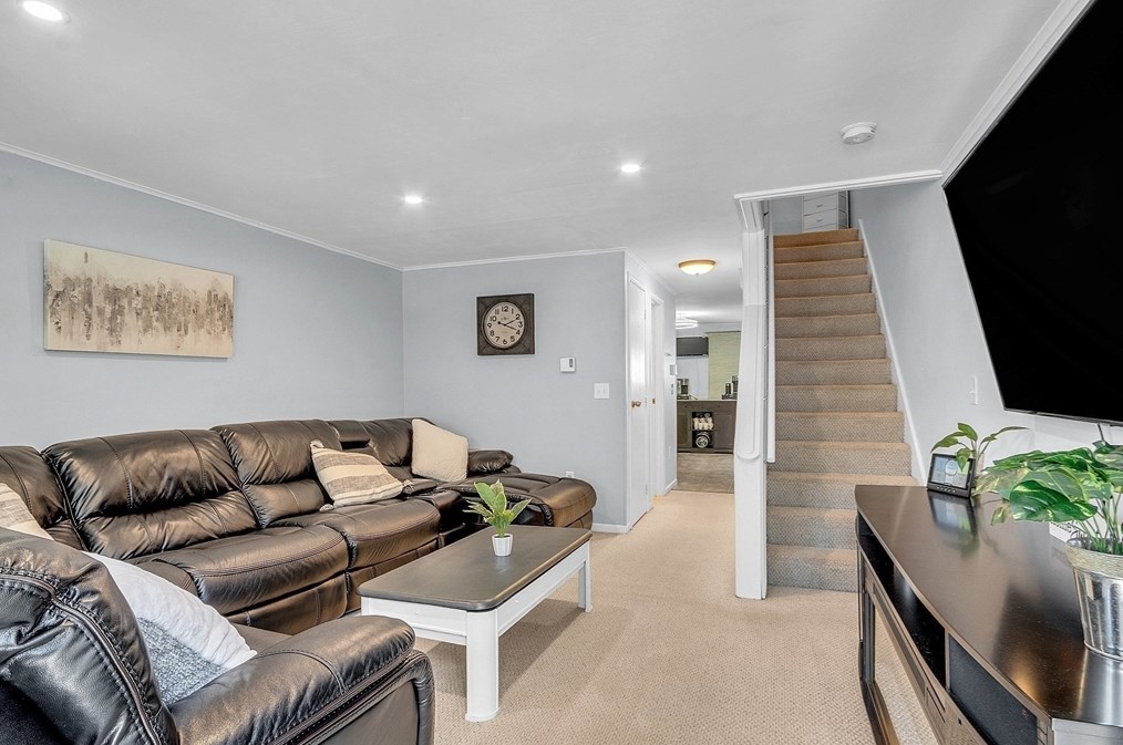 32 Mountainshire Dr #32, Worcester, MA 01606