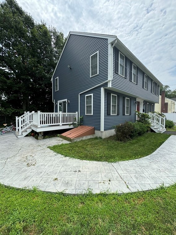 81 Hammond St, East Bridgewater, MA 02324