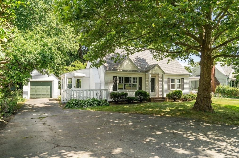 17 Beech Cir, Andover, MA 01810