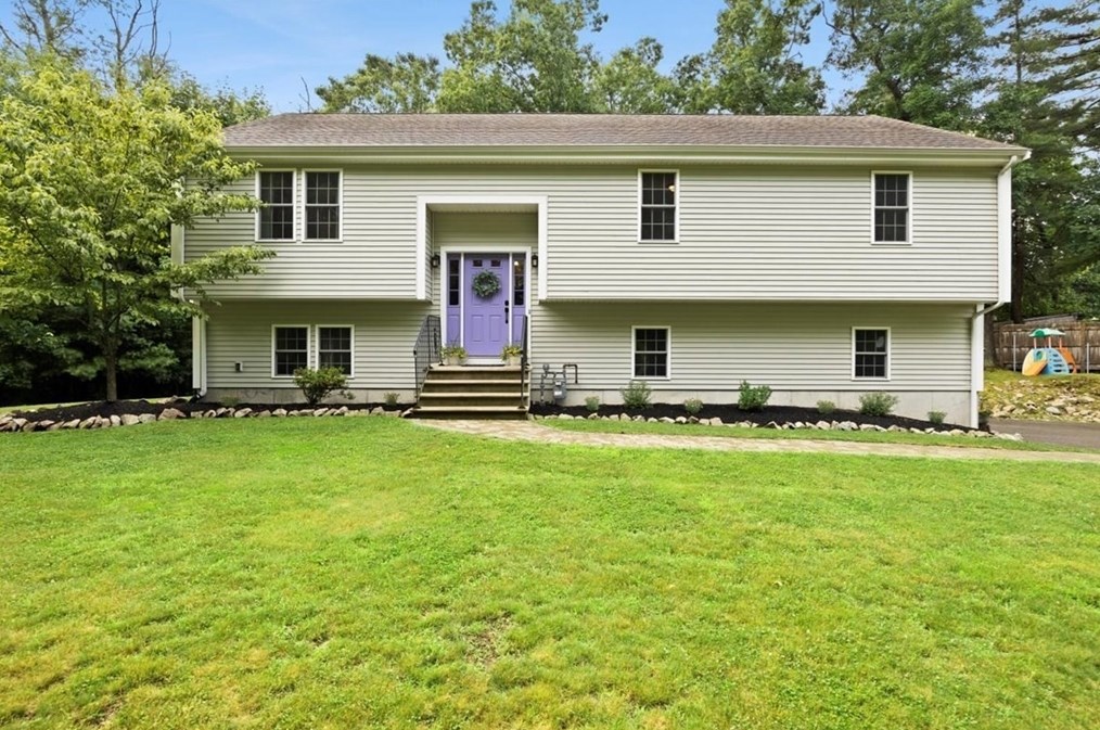 241 Bedford St, Abington, MA 02351