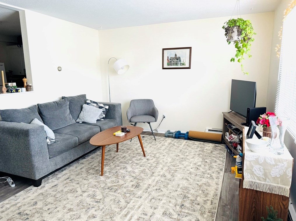 90 Washington Park Dr #2, Andover, MA 01810