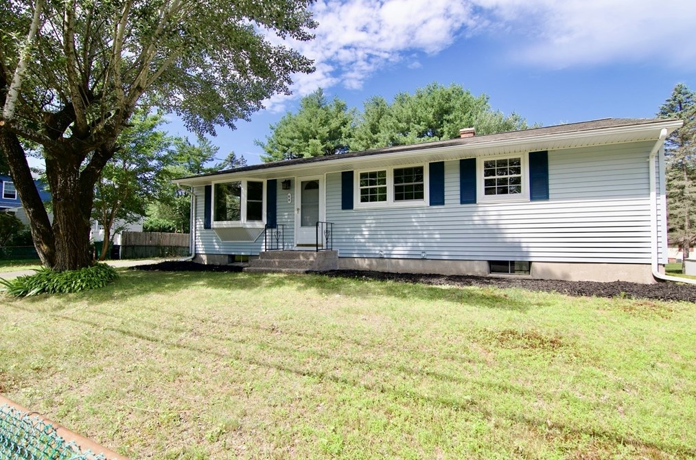 60 Murphy Ln, Chicopee, MA 01020