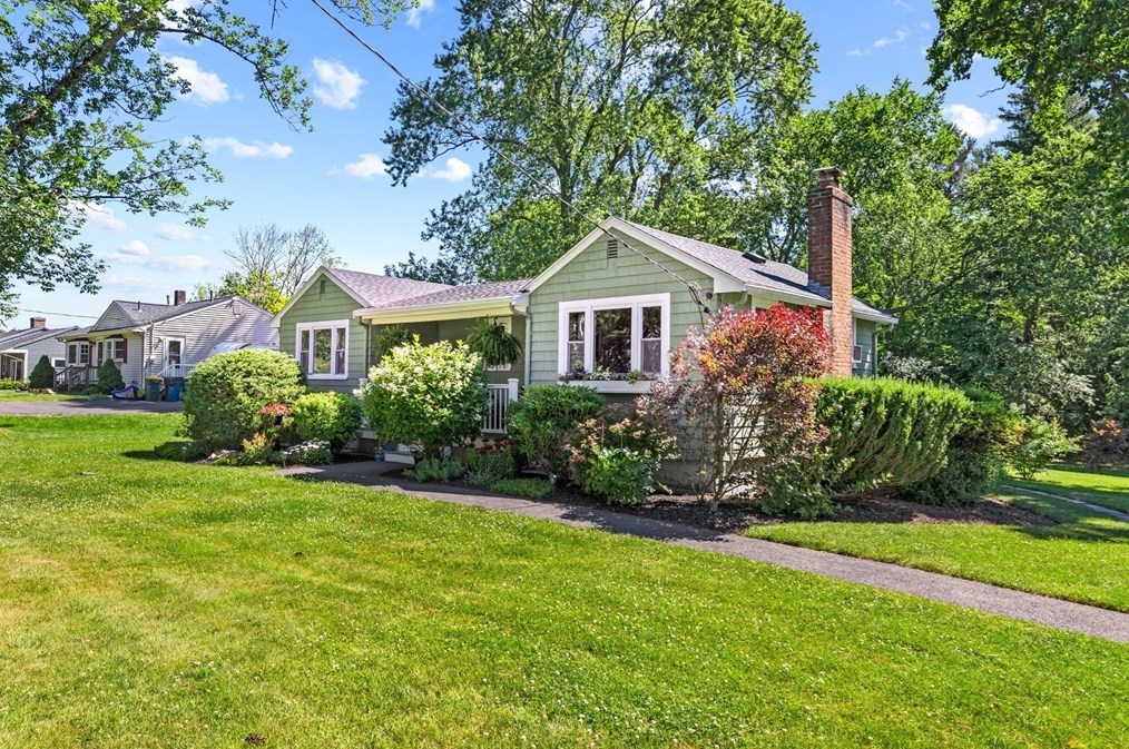 169 Linwood St, Abington, MA 02351
