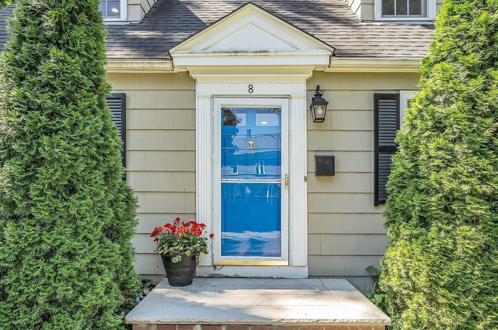 8 High Plain Rd, Andover, MA 01810