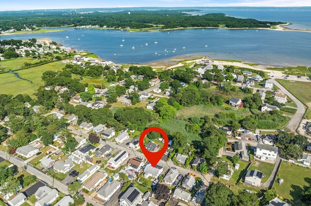 8 Graham St, Wareham, MA 02571