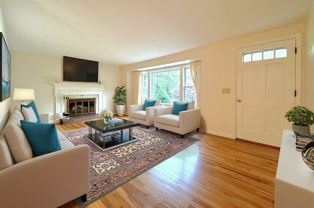 47 Valley Hill Dr, Holden, MA 01520