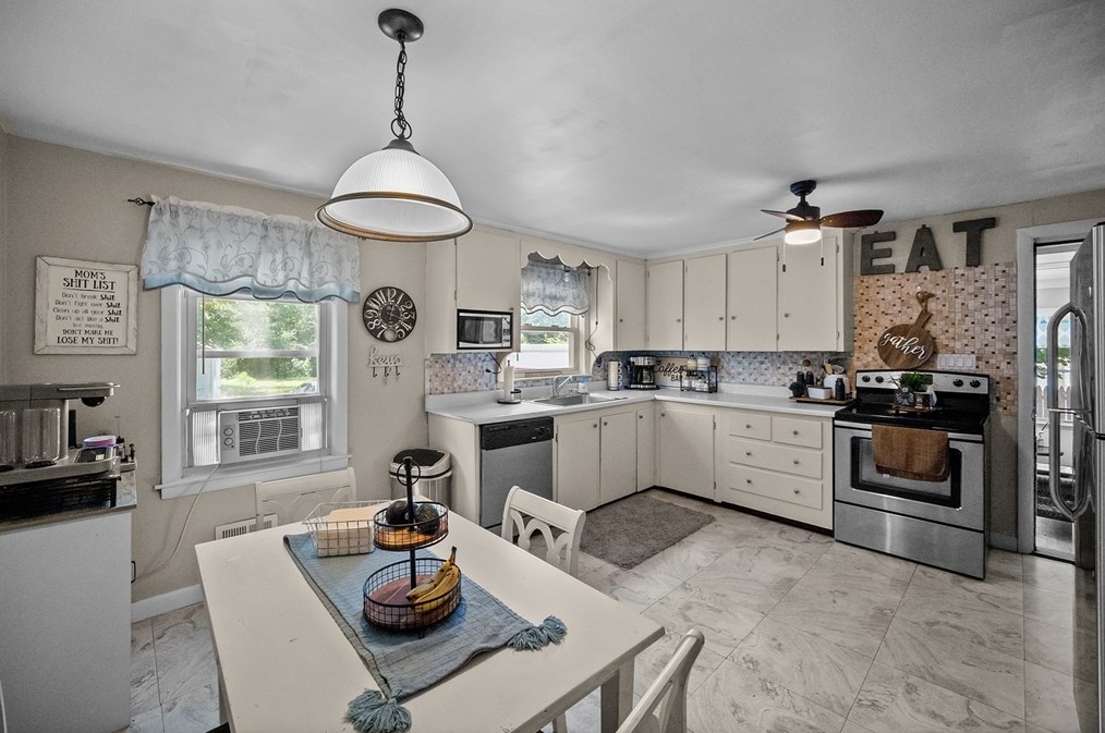 380 South Ave, Attleboro, MA 02703