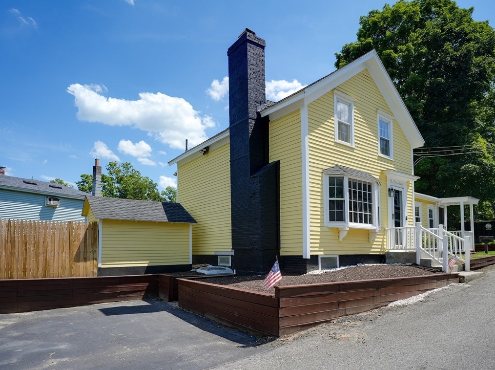 6 Spring Ln, Maynard, MA 01754